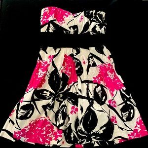 Cute, strapless dress worn once. Bought at Macy’s. Smoke & Pet free home.